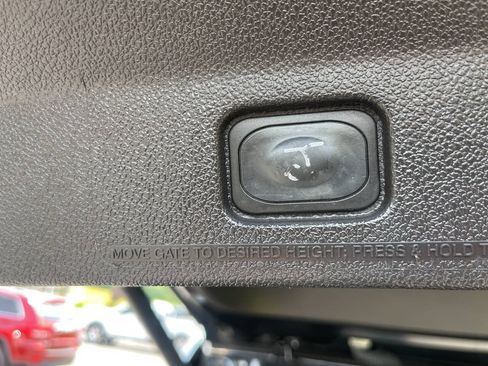 Used 2015 Ford Explorer XLT w/ Equipment Group 202B AWD/4WD image 35