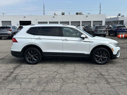 Certified 2023 Volkswagen Tiguan SE w/ Panoramic Sunroof Package image 6