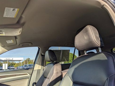 Certified 2022 Volkswagen Atlas SE image 19