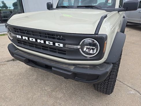 Used 2026 Ford Bronco 2-Door w/ Sasquatch Package AWD/4WD image 16