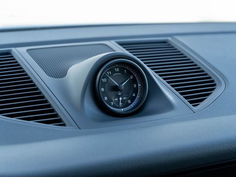 Certified 2025 Porsche Macan image 25