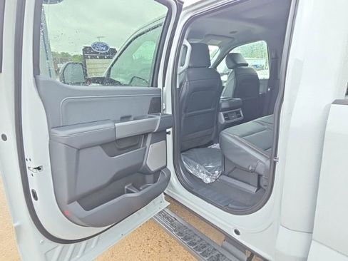 New 2026 Ford F250 Lariat w/ Black Appearance Package AWD/4WD image 24