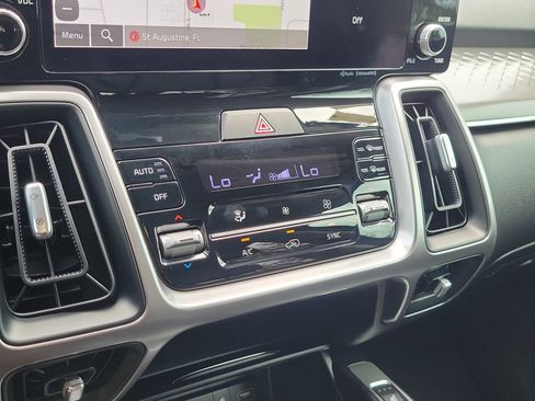 Certified 2023 Kia Sorento S w/ Panoramic Sunroof Package FWD image 35