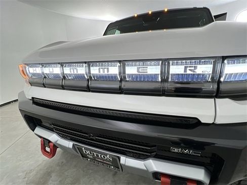 Used 2024 GMC Hummer EV 3X w/ LPO, Illumination Package image 32