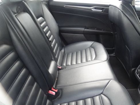 Used 2020 Ford Fusion SEL FWD image 10