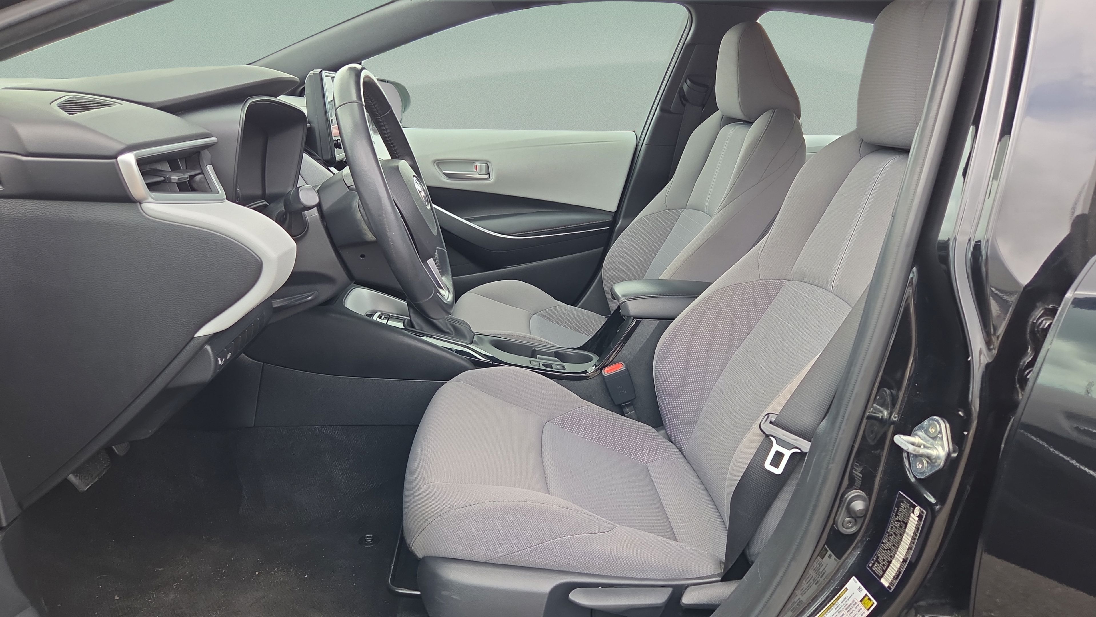 Certified 2024 Toyota Corolla SE FWD image 9