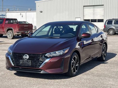 Used 2024 Nissan Sentra SV image 3