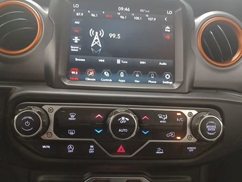 Used 2023 Jeep Gladiator Mojave w/ LED Lighting Group AWD/4WD image 26