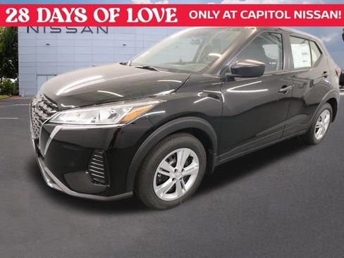 New 2025 Nissan Kicks Play S image 5