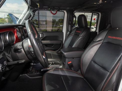Used 2023 Jeep Gladiator Rubicon w/ Cold Weather Group AWD/4WD image 13