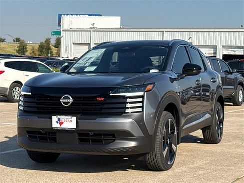 New 2026 Nissan Kicks SR image 4