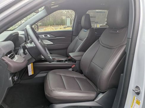 New 2026 Ford Explorer Platinum RWD image 19