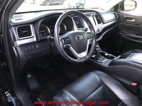 Used 2016 Toyota Highlander XLE w/ Protection Package #3 AWD/4WD image 9