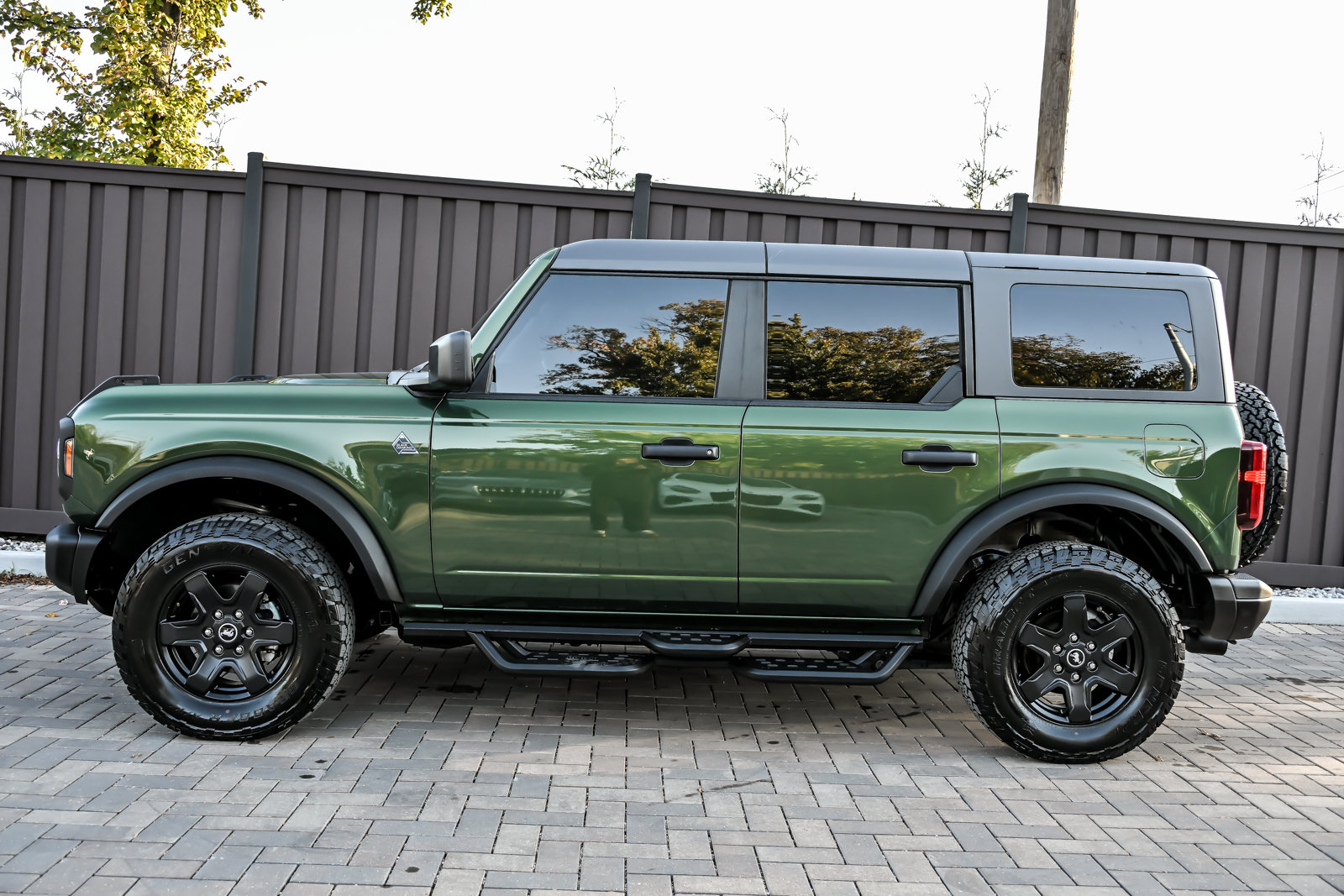 Used 2024 Ford Bronco Black Diamond AWD/4WD image 10