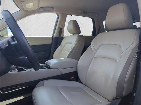 Used 2025 Nissan Pathfinder SL FWD image 19