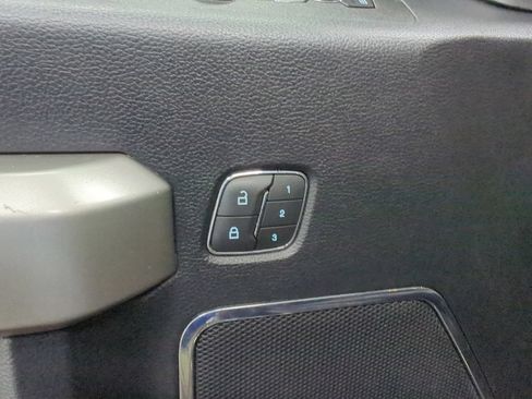 Used 2019 Ford F150 Lariat w/ Equipment Group 502A Luxury AWD/4WD image 11