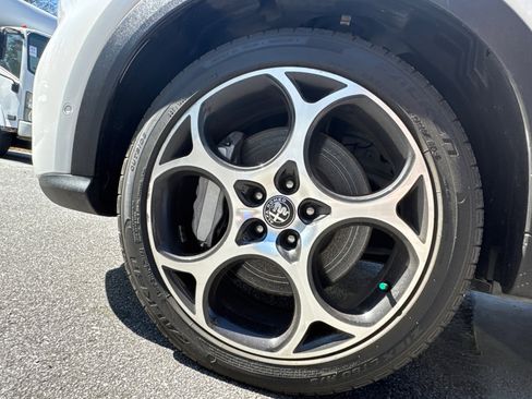 Used 2024 Alfa Romeo Tonale Sprint image 14