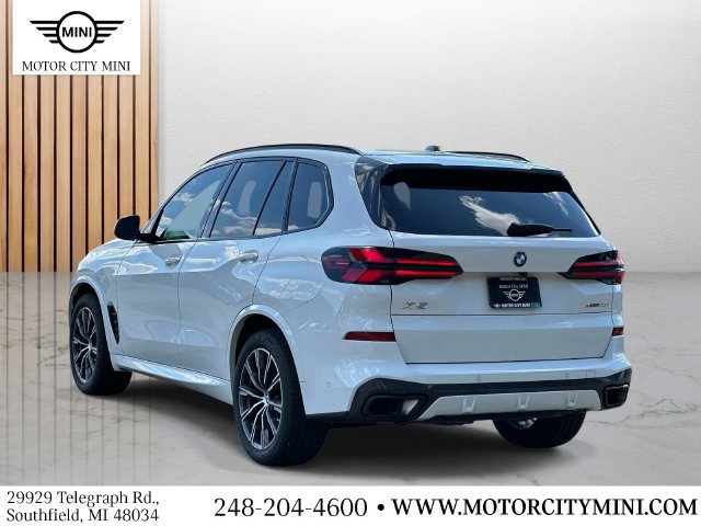 Used 2024 BMW X5 xDrive40i w/ M Sport Package AWD/4WD image 5