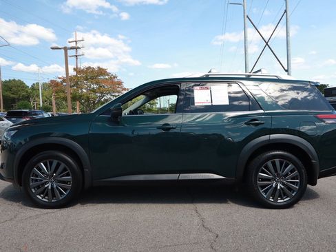 Used 2025 Nissan Pathfinder SL w/ SL Premium Package FWD image 2