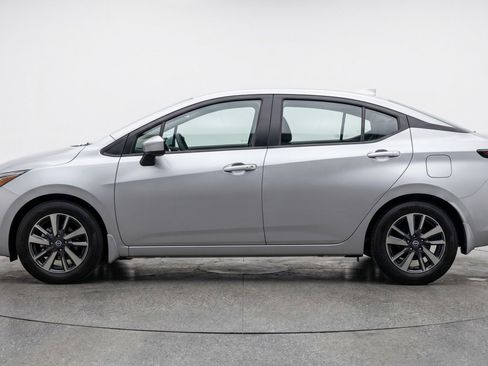 Used 2025 Nissan Versa SV FWD image 5