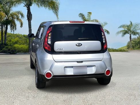 Used 2016 Kia Soul ! FWD image 4