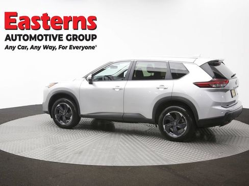 Used 2024 Nissan Rogue SV FWD image 61