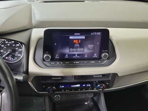 Used 2023 Nissan Rogue SV w/ SV Premium B Package FWD image 21