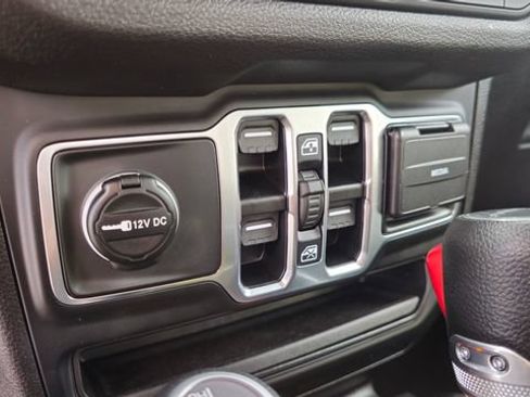Used 2026 Jeep Gladiator Sport AWD/4WD image 11
