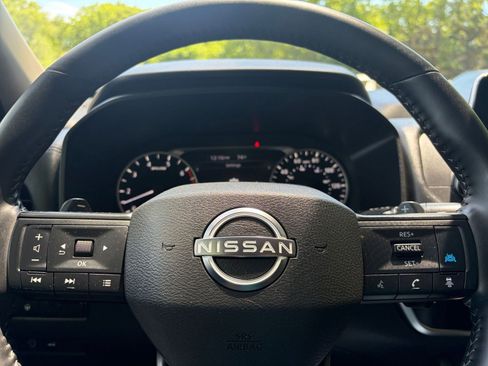 Used 2025 Nissan Rogue SV AWD/4WD image 30