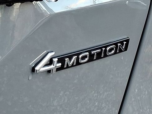 New 2026 Volkswagen Atlas Peak Edition image 16