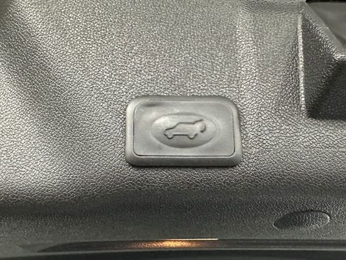 Used 2017 GMC Acadia Limited SLT AWD/4WD image 26