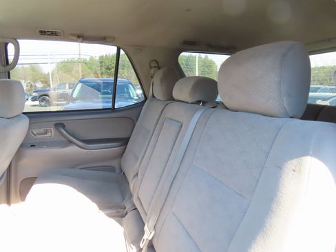 Used 2005 Toyota Sequoia SR5 image 26