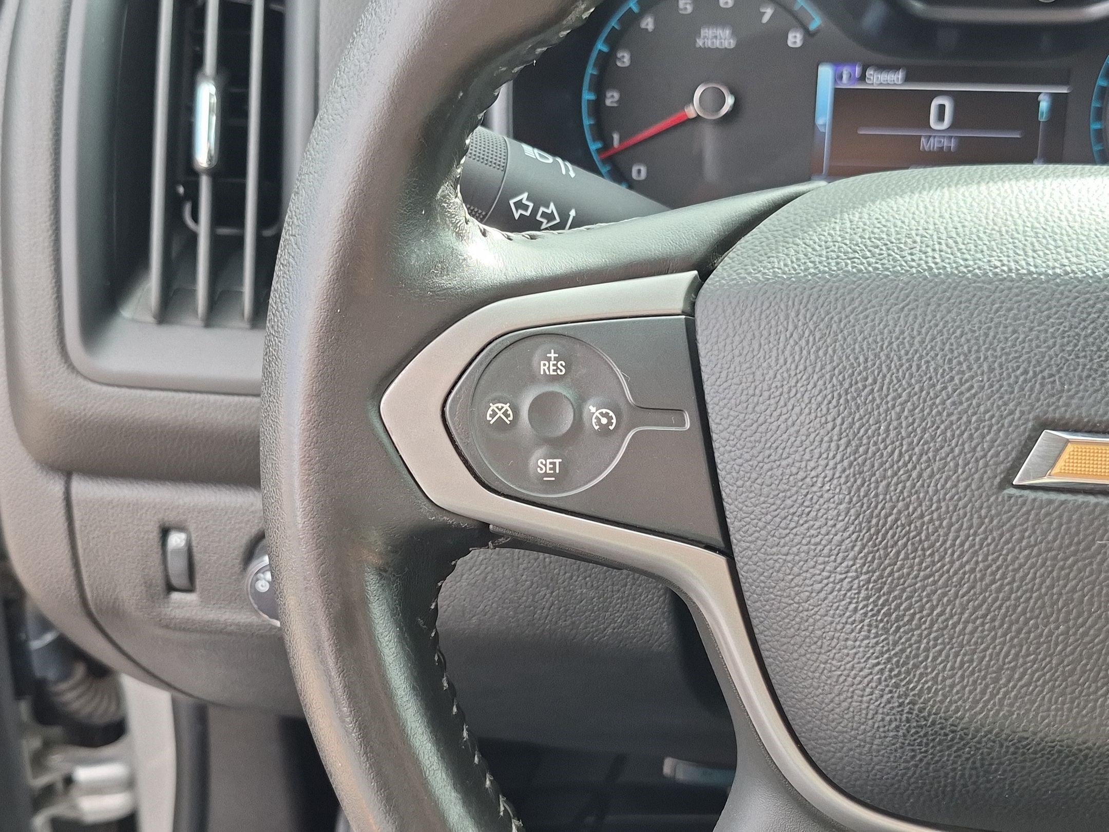 Used 2018 Chevrolet Colorado LT w/ LT Convenience Package RWD image 17