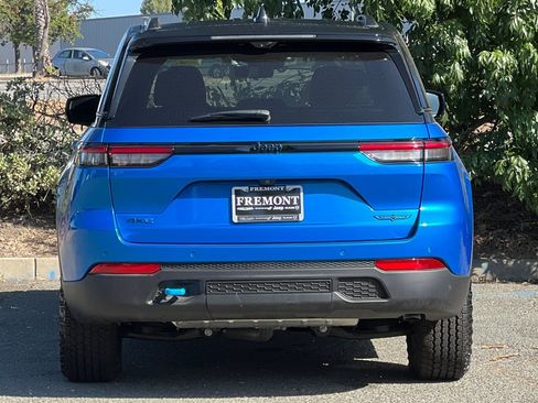 New 2023 Jeep Grand Cherokee Trailhawk w/ Advanced Protech Group II image 4