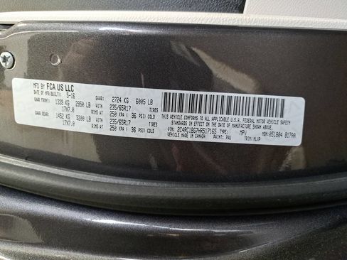 Used 2017 Chrysler Pacifica Touring-L FWD image 37
