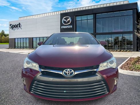 Used 2016 Toyota Camry LE image 9