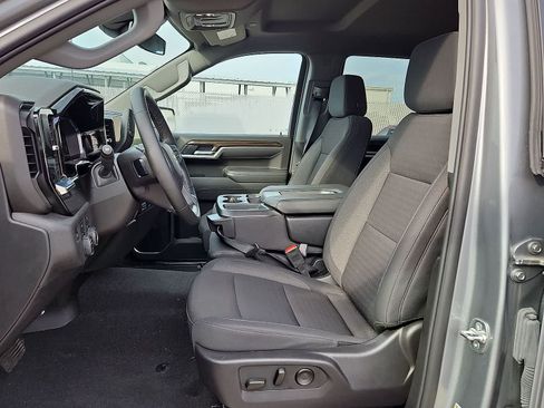 Used 2025 Chevrolet Silverado 1500 LT AWD/4WD image 25