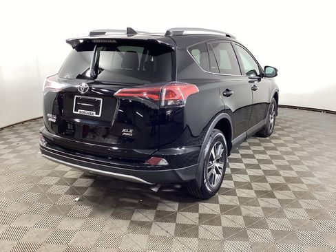 Used 2018 Toyota RAV4 XLE image 2