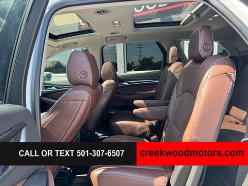 Used 2018 Buick Enclave Avenir w/ Avenir Technology Package AWD/4WD image 12
