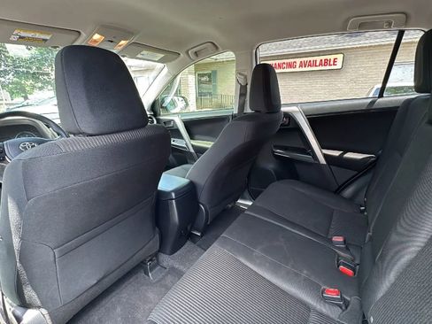 Used 2017 Toyota RAV4 LE FWD image 13