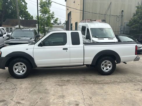 Used 2004 Nissan Frontier XE w/ (BGP) Basic Gear Pkg RWD image 4