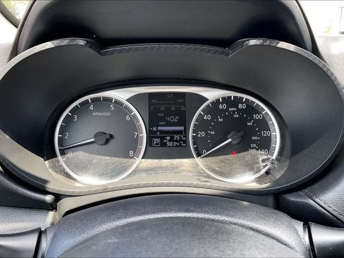 Used 2023 Nissan Versa S FWD image 12