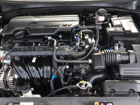 Used 2024 Hyundai Elantra Limited FWD image 18