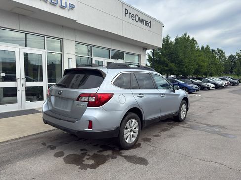 Used 2017 Subaru Outback 2.5i Premium AWD/4WD image 3