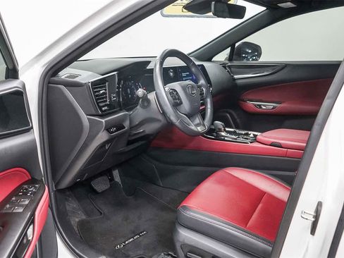 Used 2025 Lexus NX 250 FWD image 18