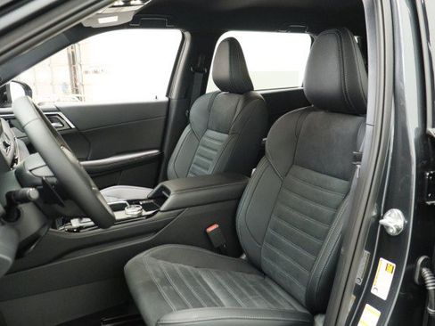 New 2026 Mitsubishi Outlander LE FWD image 7