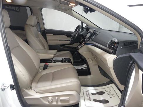 Used 2023 Honda Odyssey Touring image 23