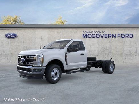 New 2026 Ford F350 4x4 Regular Cab DRW Super Duty image 2