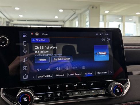 Used 2024 Chevrolet Colorado Z71 w/ Z71 Convenience Package 2 image 25