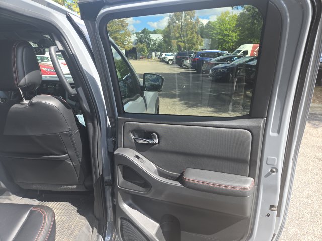 Certified 2024 Nissan Frontier PRO-4X w/ Pro Premium Package AWD/4WD image 18